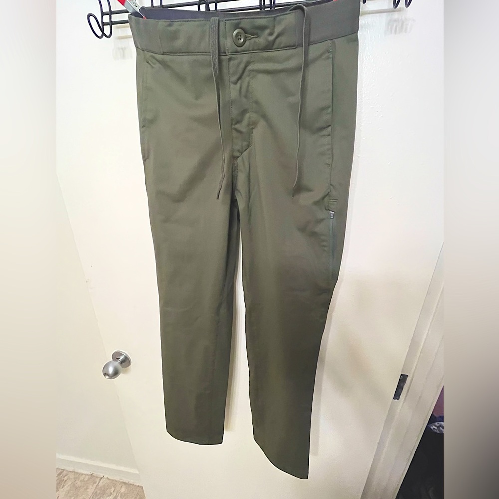 **SOLD*** Patagonia mens outdoor all season pants: Transit Traveler pants